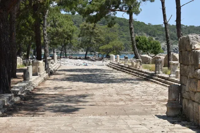 Ancient road leading to the ruins of the harbor